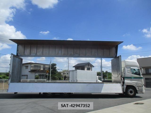 Nissan QUON 2019-07 8414599-10