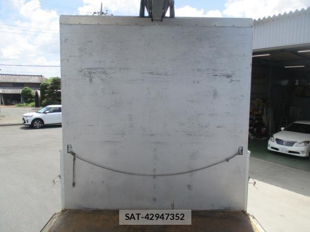 Nissan QUON 2019-07 8414599-11