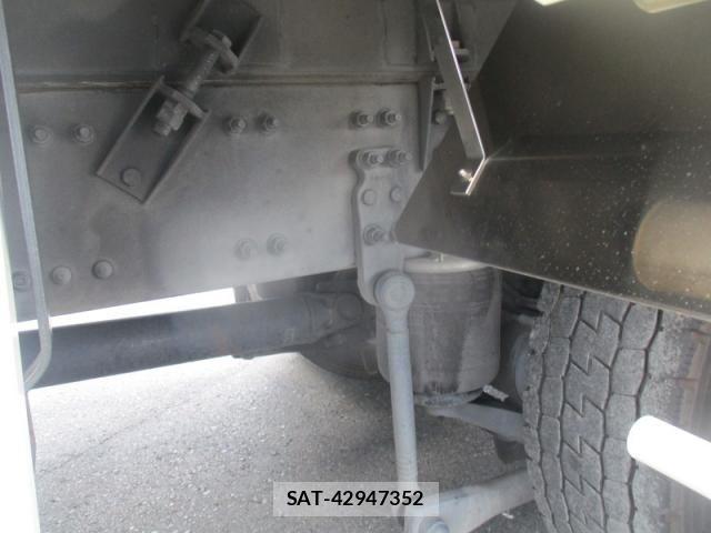 Nissan QUON 2019-07 8414599-20