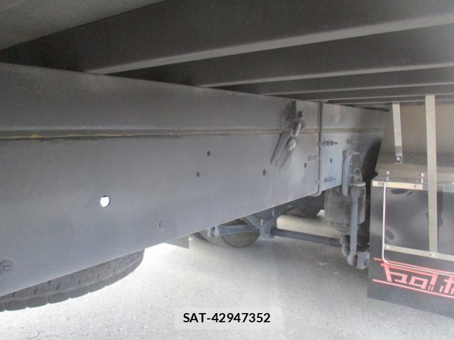 Nissan QUON 2019-07 8414599-25