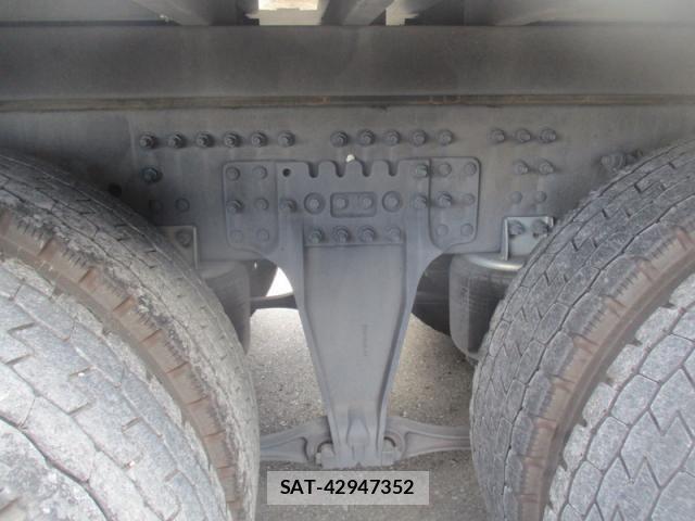 Nissan QUON 2019-07 8414599-26