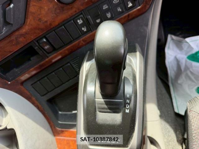 Nissan QUON 2022-01 8414595-27