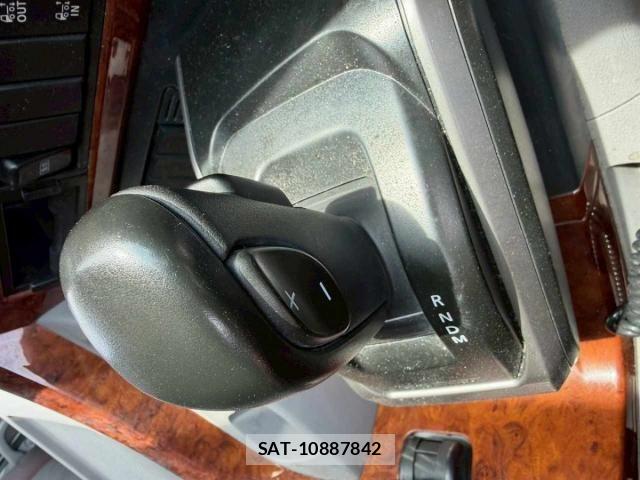 Nissan QUON 2022-01 8414595-28