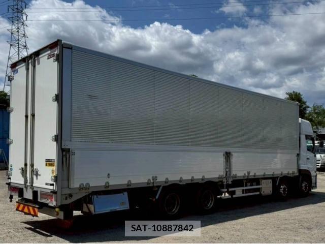 Nissan QUON 2022-01 8414595-6