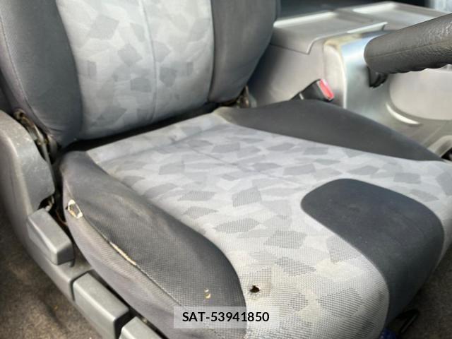 Nissan QUON 2014-06 8414597-18