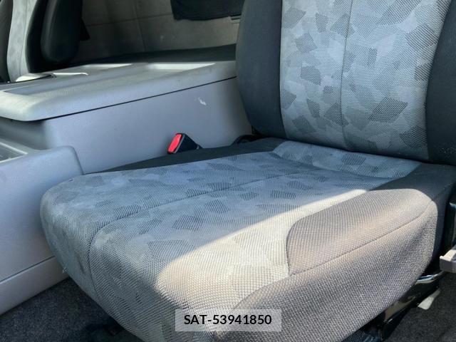 Nissan QUON 2014-06 8414597-19