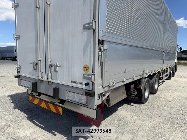 Nissan QUON 2021-01 8414594-28
