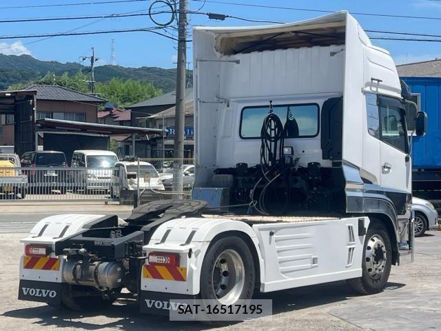 Nissan QUON 2024-01 8414591-13