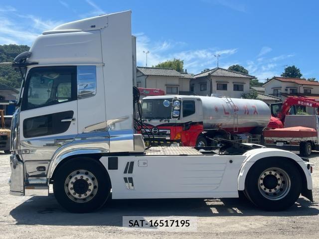 Nissan QUON 2024-01 8414591-7