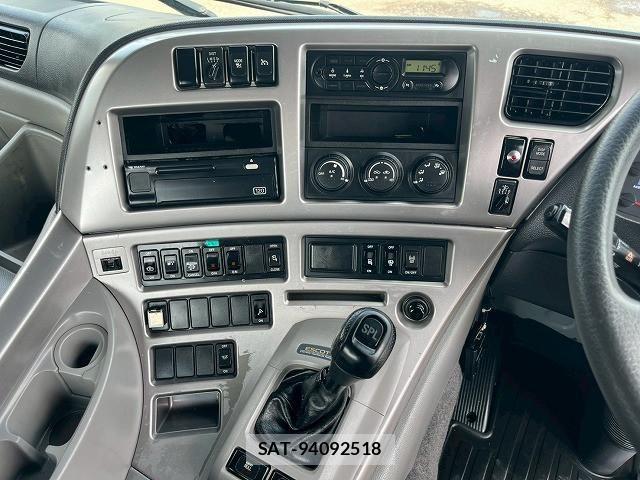 Nissan QUON 2016-11 8485976-23