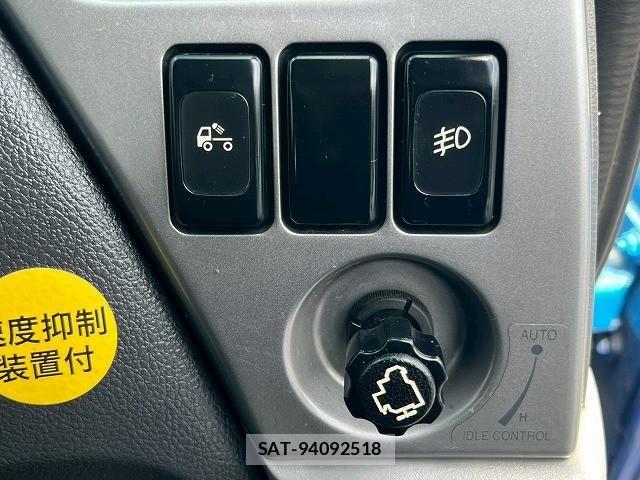 Nissan QUON 2016-11 8485976-27