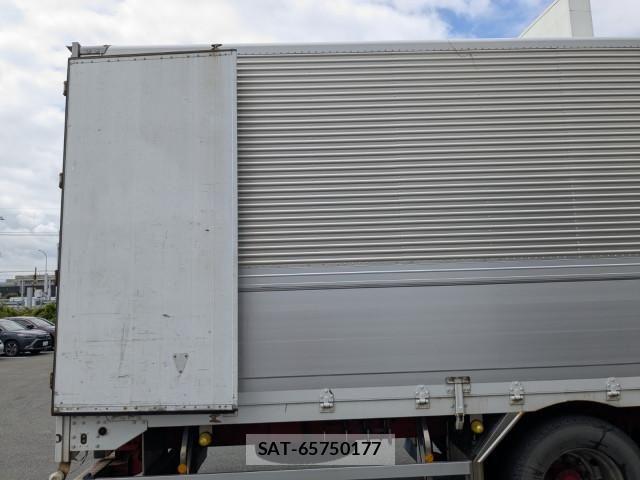 Nissan QUON 2019-03 8526801-13