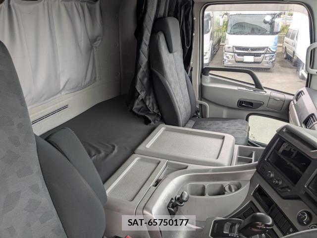 Nissan QUON 2019-03 8526801-25