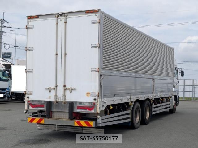 Nissan QUON 2019-03 8526801-3