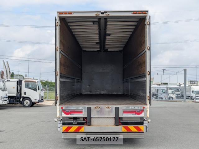 Nissan QUON 2019-03 8526801-7