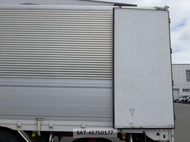 Nissan QUON 2019-03 8526801-8