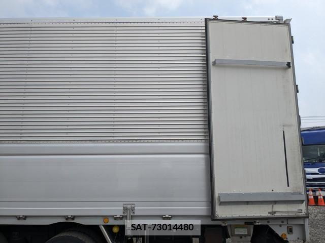 Nissan QUON 2019-07 8526797-17