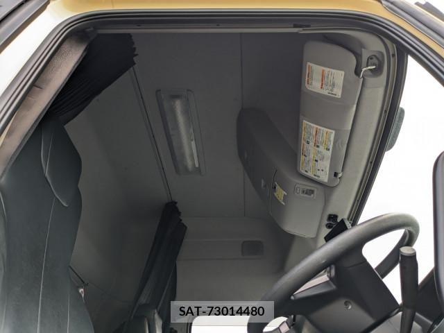 Nissan QUON 2019-07 8526797-23