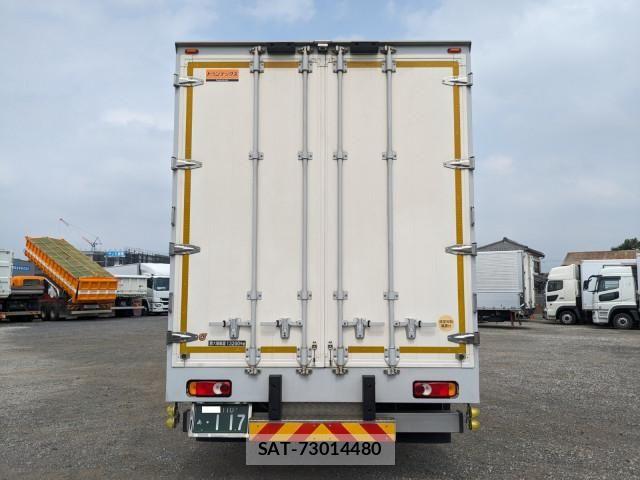 Nissan QUON 2019-07 8526797-4