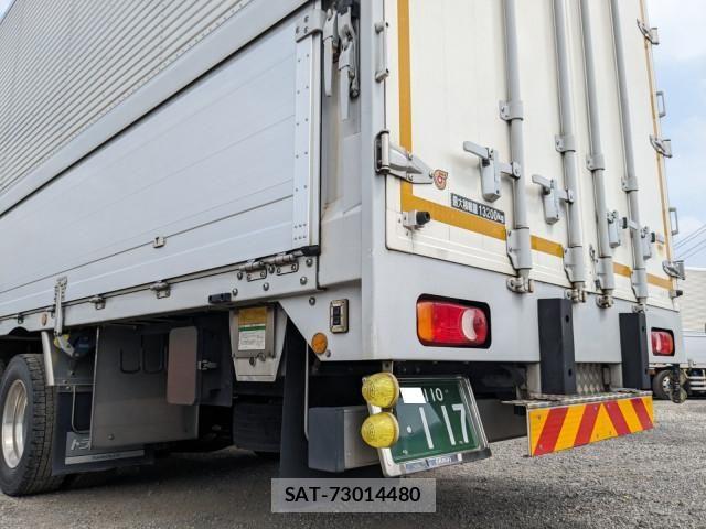 Nissan QUON 2019-07 8526797-6