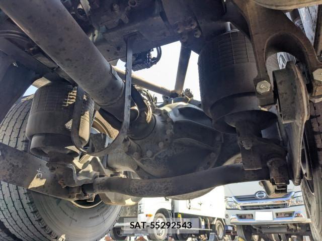 Nissan QUON 2016-02 8526803-15