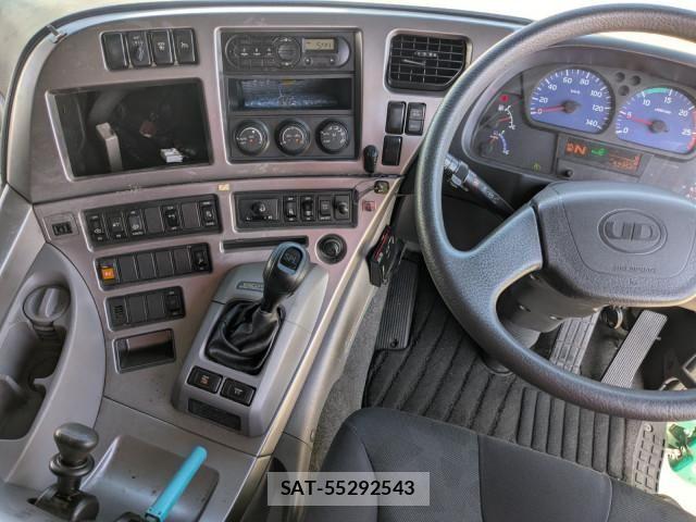 Nissan QUON 2016-02 8526803-25