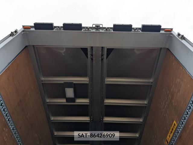 Nissan QUON 2020-03 8526795-9