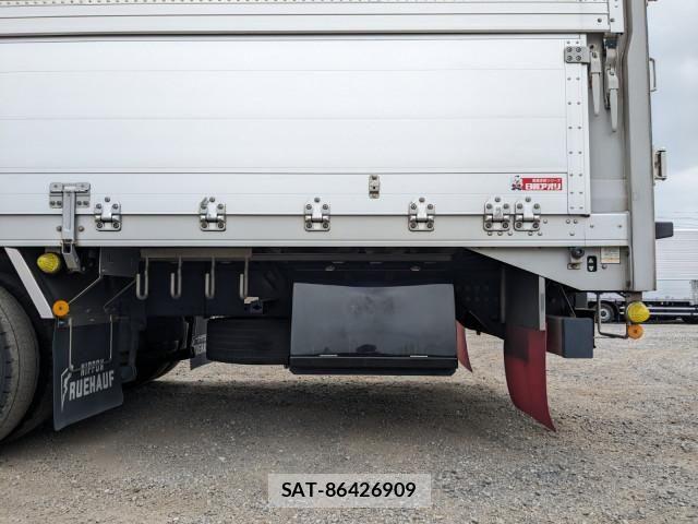 Nissan QUON 2020-03 8526795-18