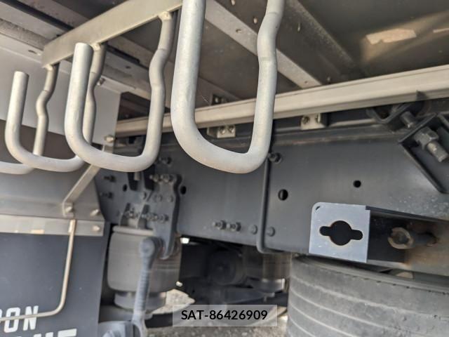 Nissan QUON 2020-03 8526795-19