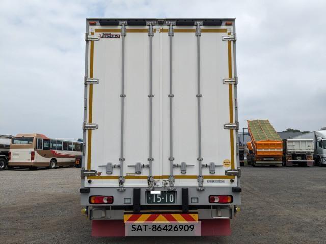Nissan QUON 2020-03 8526795-4