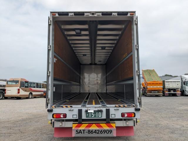 Nissan QUON 2020-03 8526795-7