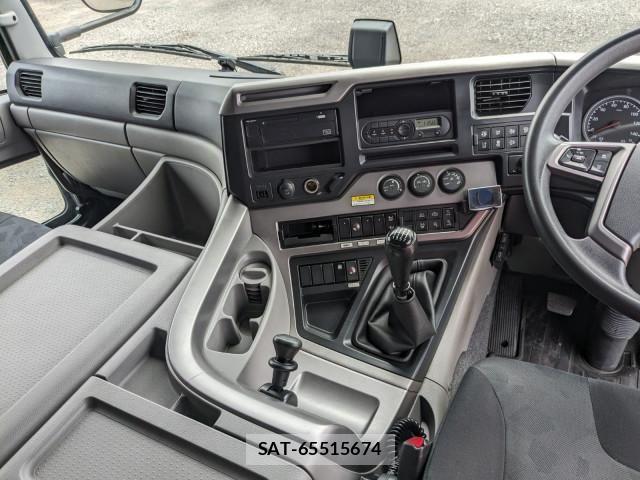 Nissan QUON 2019-07 8526796-27