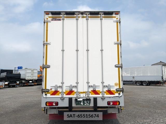 Nissan QUON 2019-07 8526796-4