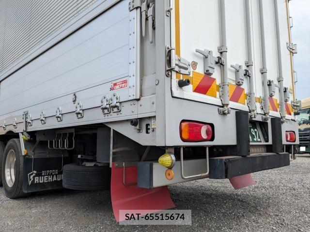 Nissan QUON 2019-07 8526796-6