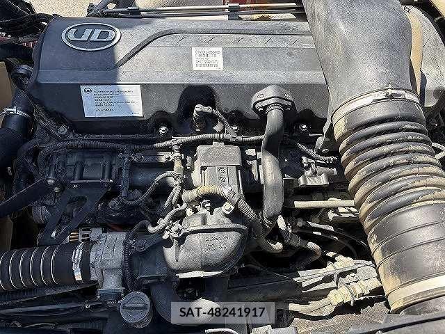 Nissan QUON 2014-12 8526799-15