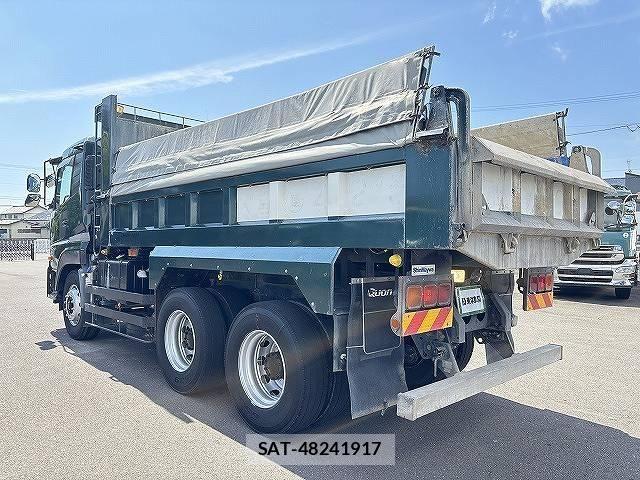 Nissan QUON 2014-12 8526799-3