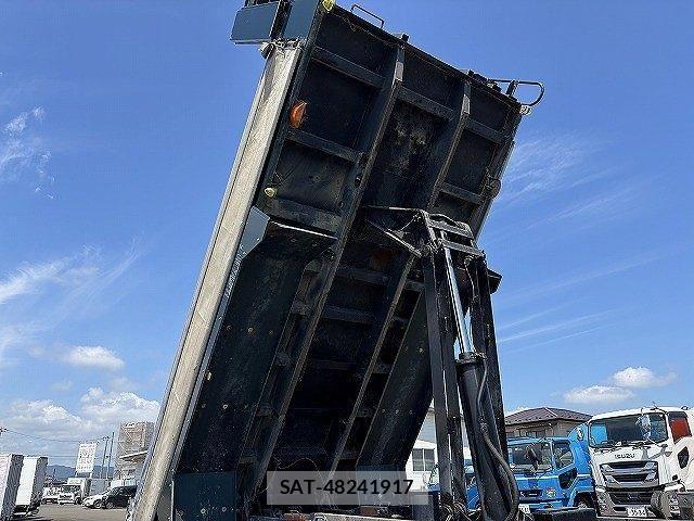 Nissan QUON 2014-12 8526799-8