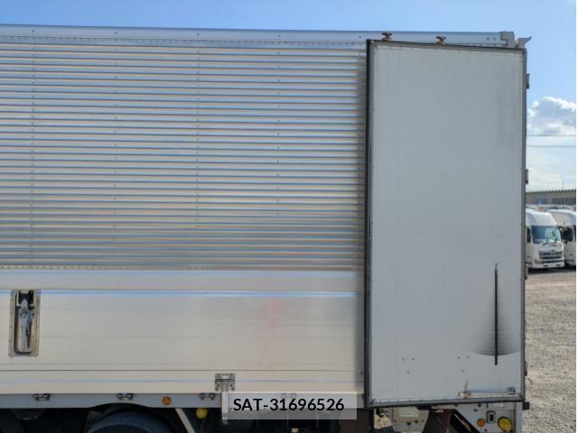 Nissan QUON 2018-07 8526798-19