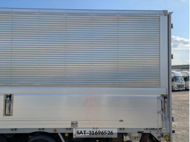 Nissan QUON 2018-07 8526798-20