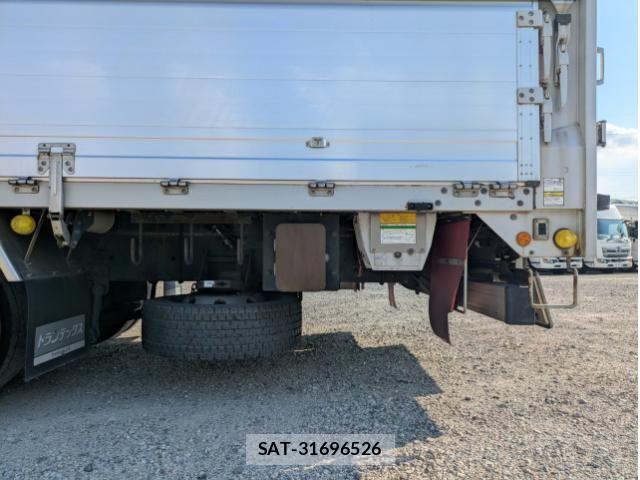 Nissan QUON 2018-07 8526798-21