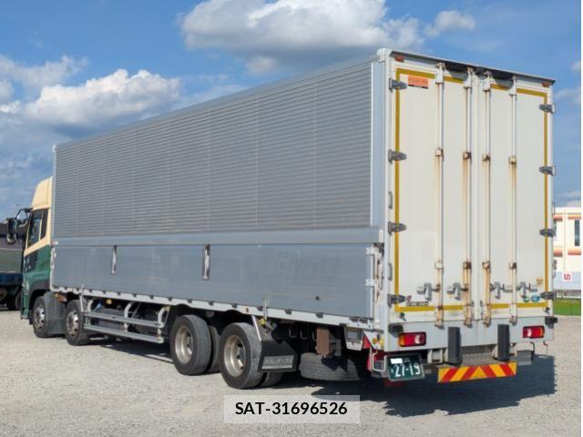 Nissan QUON 2018-07 8526798-5