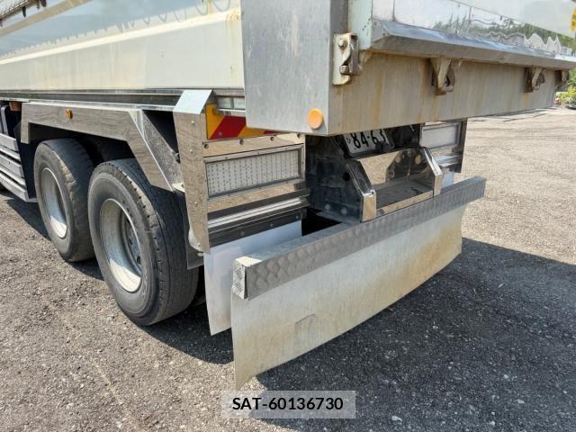 Nissan QUON 2015-01 8526800-22
