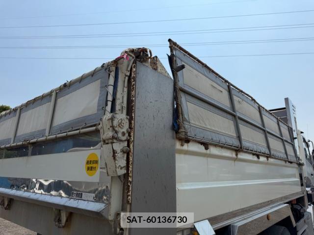 Nissan QUON 2015-01 8526800-29