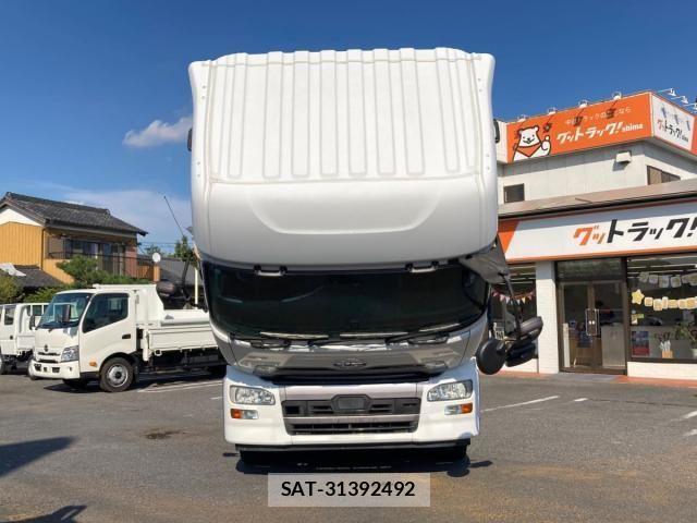 Nissan QUON 2016-03 8526802-18