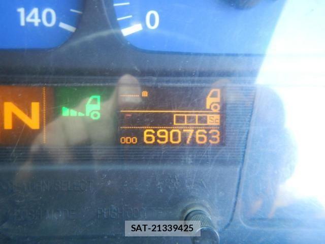 Nissan QUON 2014-12 8563319-11