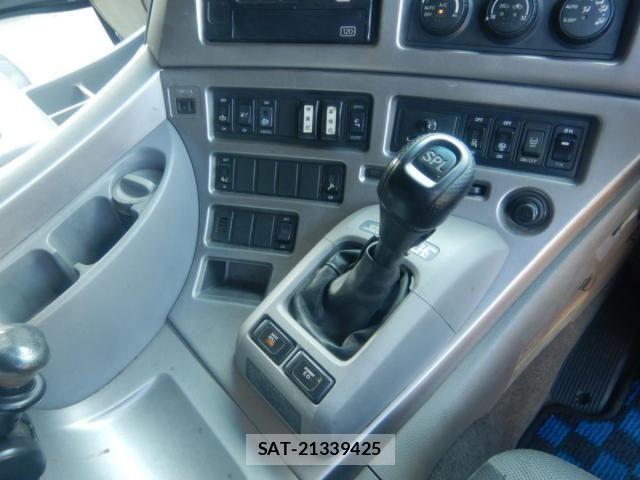 Nissan QUON 2014-12 8563319-13