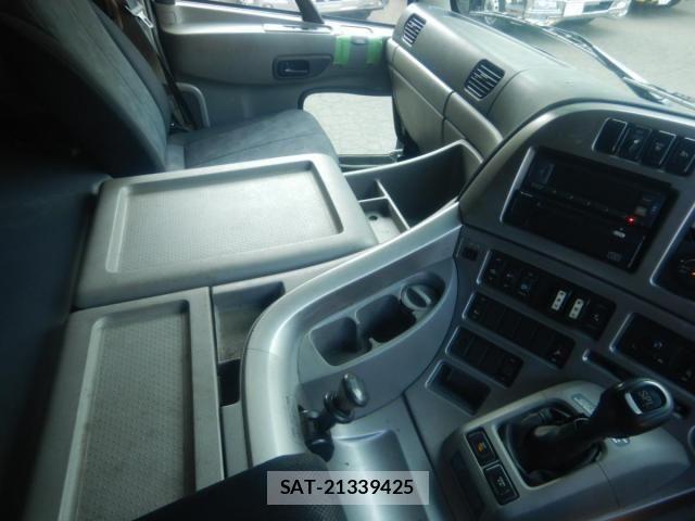 Nissan QUON 2014-12 8563319-16