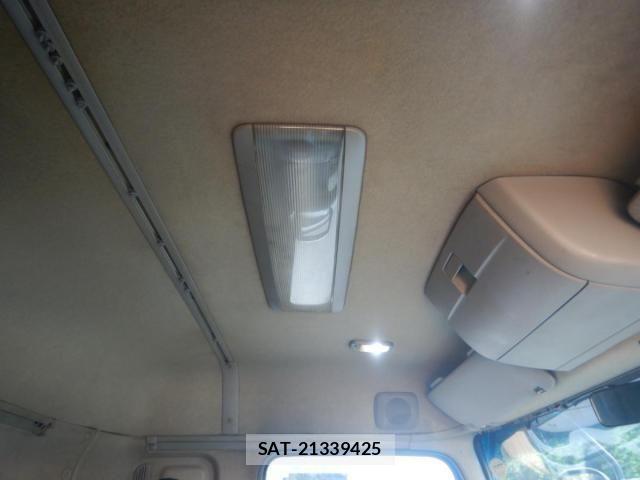 Nissan QUON 2014-12 8563319-18