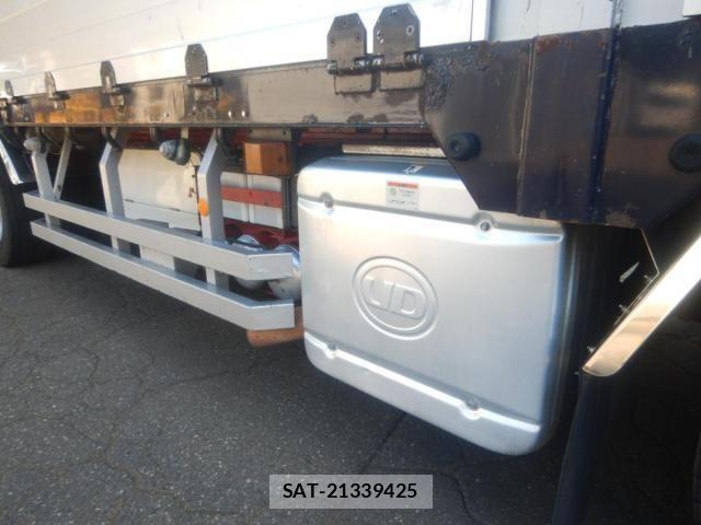 Nissan QUON 2014-12 8563319-22