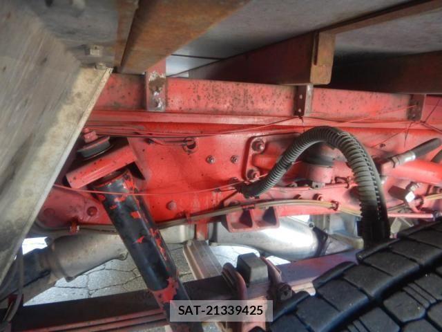 Nissan QUON 2014-12 8563319-23
